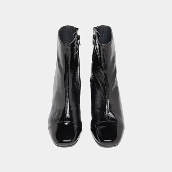 Ankle boots with zips in black pleated patent leather