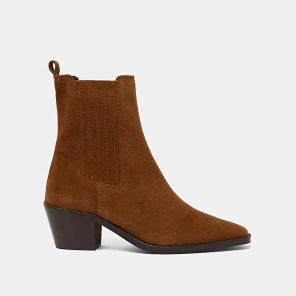 Heeled boots with gathers in brown suede