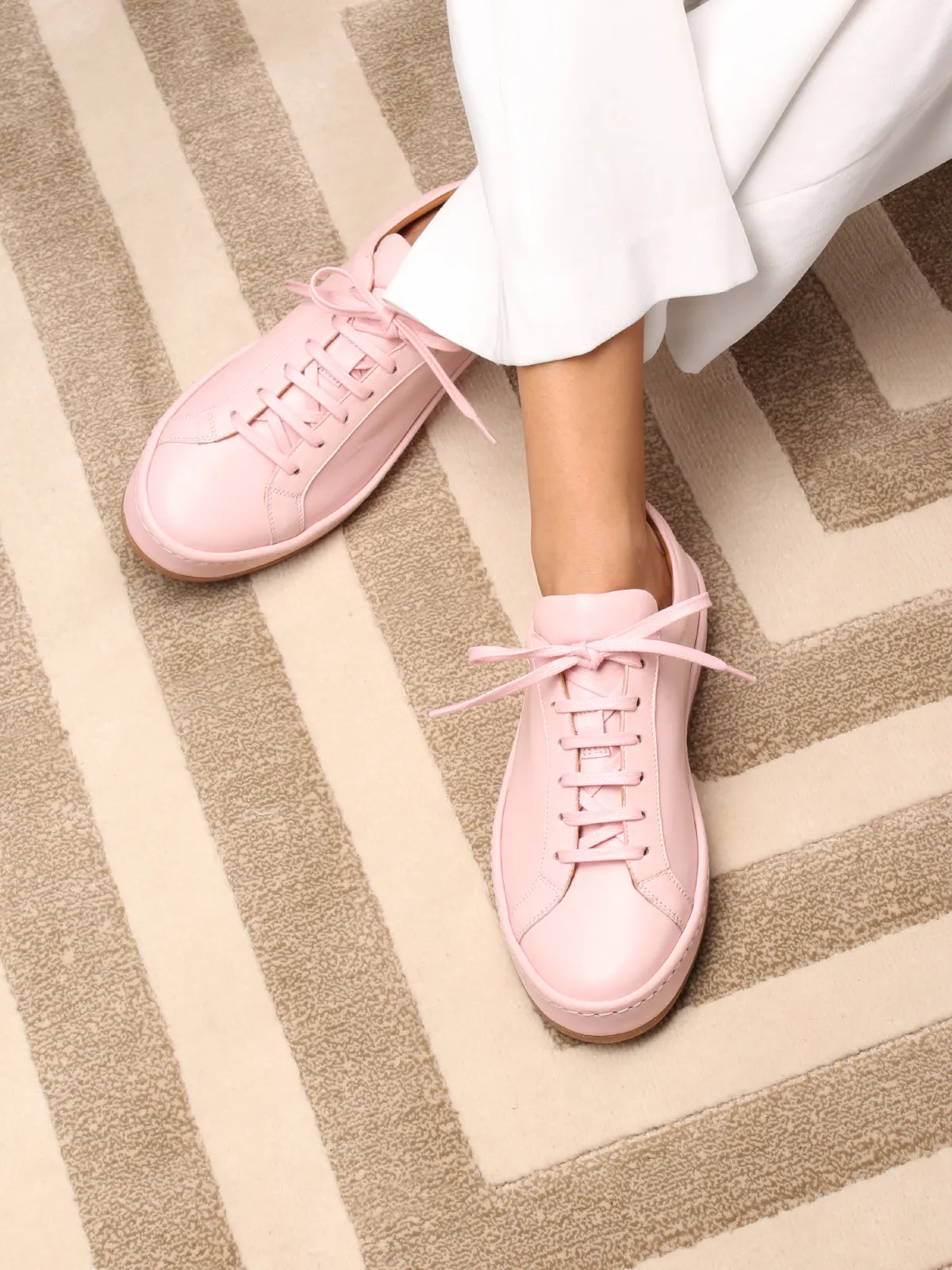 Lady Light Pink Voyager Sneaker