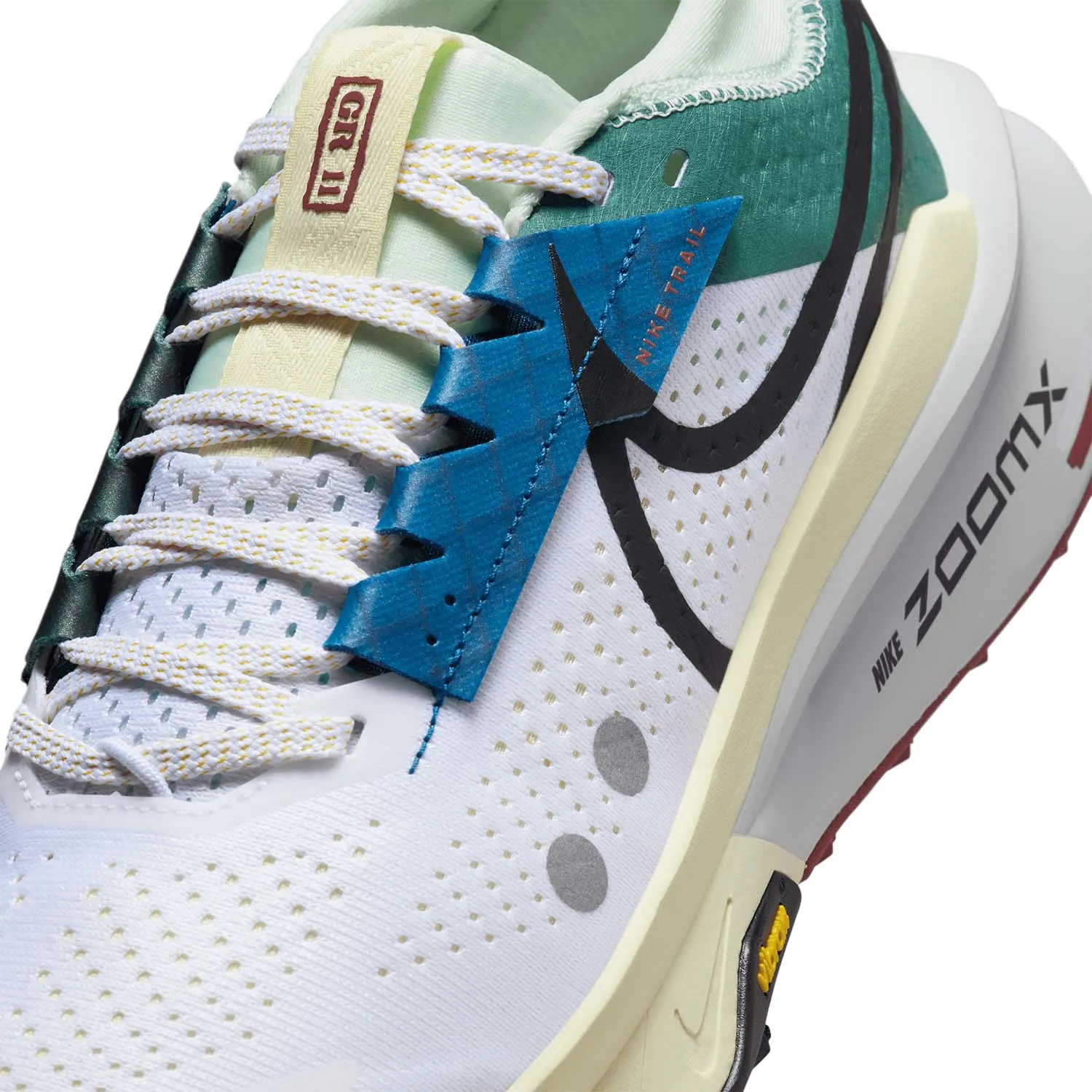 Nike Zegama Trail 2  White/Black/Bicoastal/Court