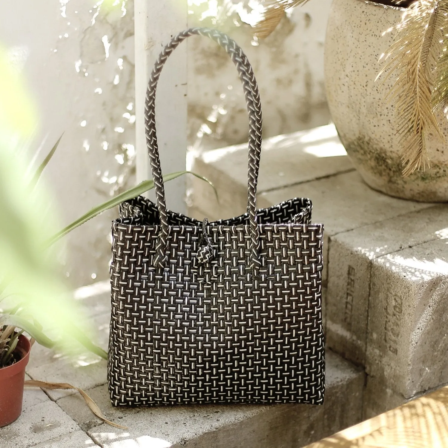 Toko Bazaar Woven Tote Bag - In Black